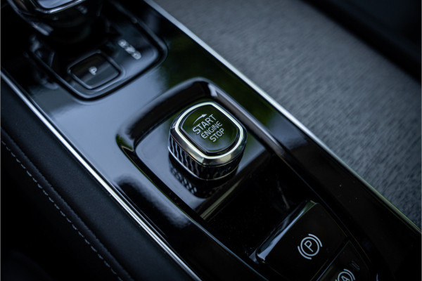 Volvo XC90 2.0 T8 Plug-in hybrid AWD Ultra Dark ** HUD ** Ventilatie MY2025!