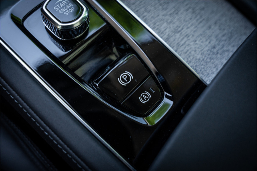 Volvo XC90 2.0 T8 Plug-in hybrid AWD Ultra Dark ** HUD ** Ventilatie MY2025!