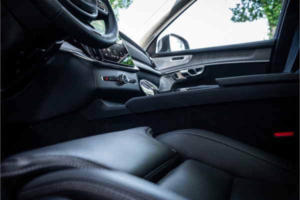 Volvo XC90 2.0 T8 Plug-in hybrid AWD Ultra Dark ** HUD ** Ventilatie MY2025!