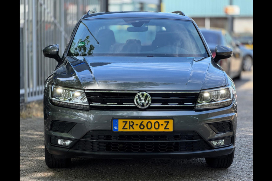 Volkswagen Tiguan 1.4 TSI ACT Aut Lane ass Volledig onderhouden Navi Apple CarPlay Stoel vw Nieuwe APK Perfecte conditie