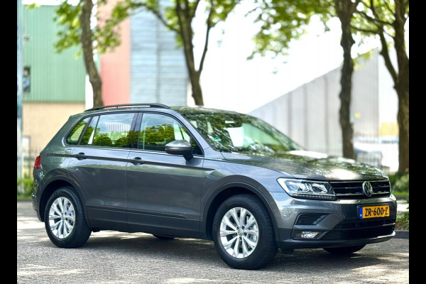 Volkswagen Tiguan 1.4 TSI ACT Aut Lane ass Volledig onderhouden Navi Apple CarPlay Stoel vw Nieuwe APK Perfecte conditie