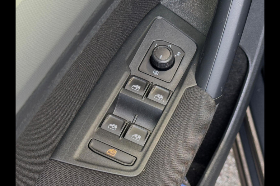 Volkswagen Tiguan 1.4 TSI ACT Aut Lane ass Volledig onderhouden Navi Apple CarPlay Stoel vw Nieuwe APK Perfecte conditie
