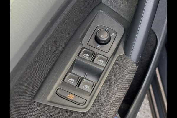 Volkswagen Tiguan 1.4 TSI ACT Aut Lane ass Volledig onderhouden Navi Apple CarPlay Stoel vw Nieuwe APK Perfecte conditie
