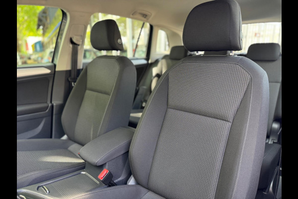 Volkswagen Tiguan 1.4 TSI ACT Aut Lane ass Volledig onderhouden Navi Apple CarPlay Stoel vw Nieuwe APK Perfecte conditie