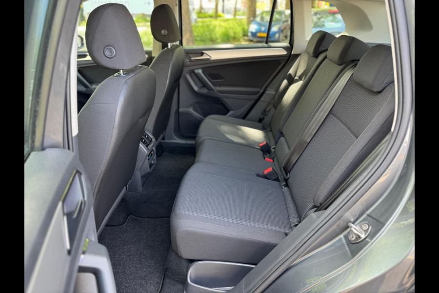 Volkswagen Tiguan 1.4 TSI ACT Aut Lane ass Volledig onderhouden Navi Apple CarPlay Stoel vw Nieuwe APK Perfecte conditie