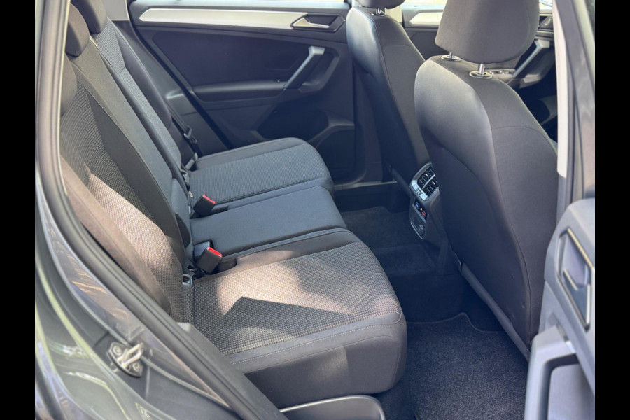 Volkswagen Tiguan 1.4 TSI ACT Aut Lane ass Volledig onderhouden Navi Apple CarPlay Stoel vw Nieuwe APK Perfecte conditie