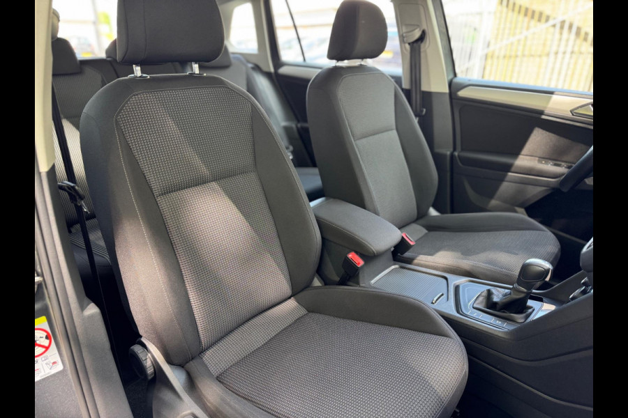Volkswagen Tiguan 1.4 TSI ACT Aut Lane ass Volledig onderhouden Navi Apple CarPlay Stoel vw Nieuwe APK Perfecte conditie