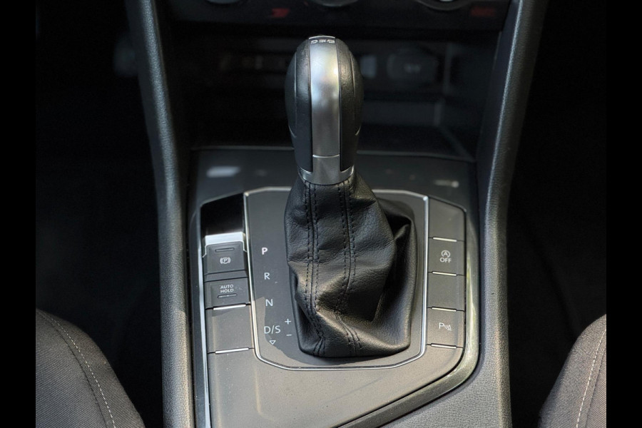 Volkswagen Tiguan 1.4 TSI ACT Aut Lane ass Volledig onderhouden Navi Apple CarPlay Stoel vw Nieuwe APK Perfecte conditie