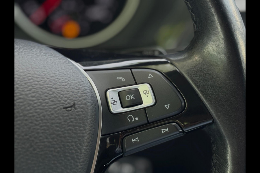Volkswagen Tiguan 1.4 TSI ACT Aut Lane ass Volledig onderhouden Navi Apple CarPlay Stoel vw Nieuwe APK Perfecte conditie