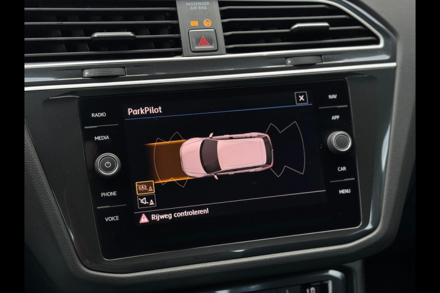 Volkswagen Tiguan 1.4 TSI ACT Aut Lane ass Volledig onderhouden Navi Apple CarPlay Stoel vw Nieuwe APK Perfecte conditie