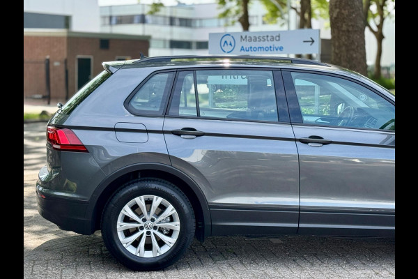 Volkswagen Tiguan 1.4 TSI ACT Aut Lane ass Volledig onderhouden Navi Apple CarPlay Stoel vw Nieuwe APK Perfecte conditie