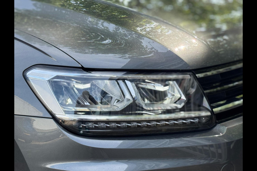 Volkswagen Tiguan 1.4 TSI ACT Aut Lane ass Volledig onderhouden Navi Apple CarPlay Stoel vw Nieuwe APK Perfecte conditie