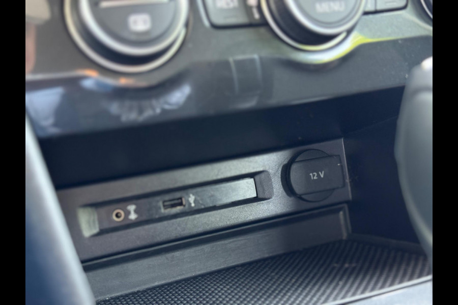 Volkswagen Tiguan 1.4 TSI ACT Aut Lane ass Volledig onderhouden Navi Apple CarPlay Stoel vw Nieuwe APK Perfecte conditie
