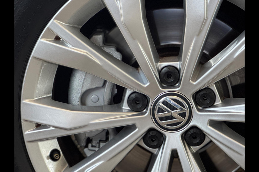 Volkswagen Tiguan 1.4 TSI ACT Aut Lane ass Volledig onderhouden Navi Apple CarPlay Stoel vw Nieuwe APK Perfecte conditie