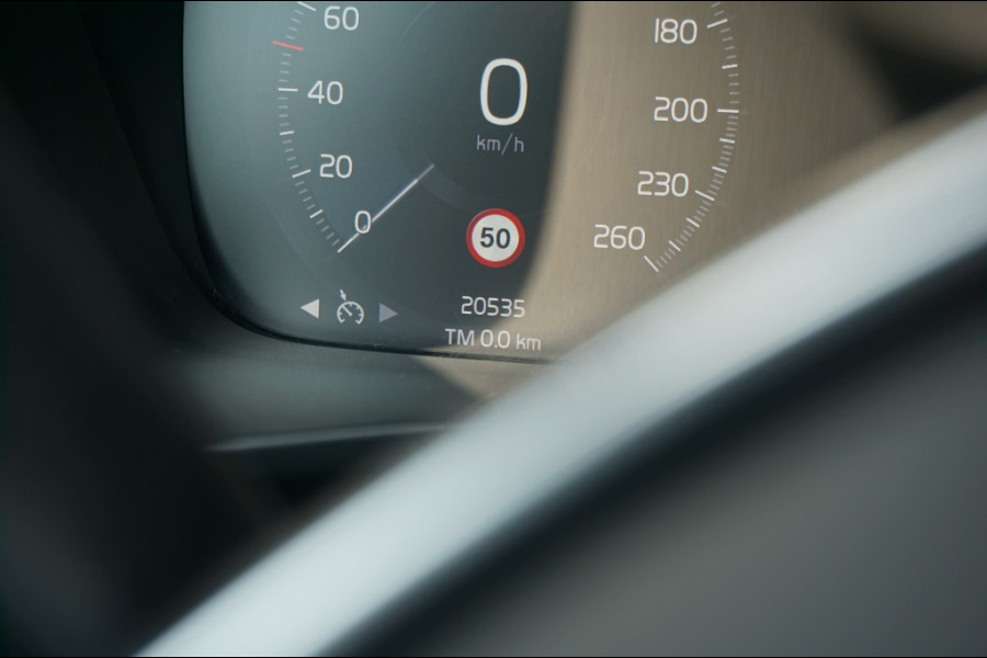 Volvo XC40 T5 PHEV HARMAN KARDON AUDIO | WINTERPACK | CAMERA | CARPLAY!