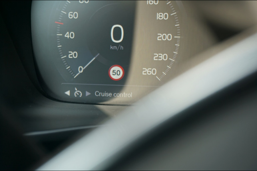 Volvo XC40 T5 PHEV HARMAN KARDON AUDIO | WINTERPACK | CAMERA | CARPLAY!