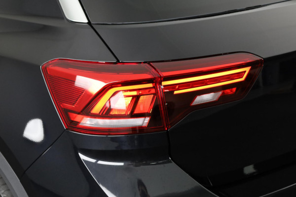 Volkswagen T-Roc R-Line-Edition 1.5 110 kW / 150 pk TSI SUV 7 versn