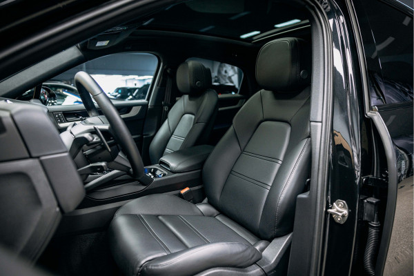 Porsche Cayenne Coupé 3.0 E-Hybrid Vol uitgevoerde Cayenne Coupe black on black
