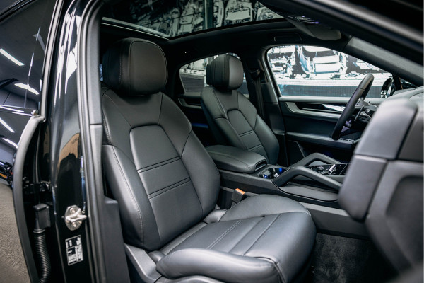 Porsche Cayenne Coupé 3.0 E-Hybrid Vol uitgevoerde Cayenne Coupe black on black