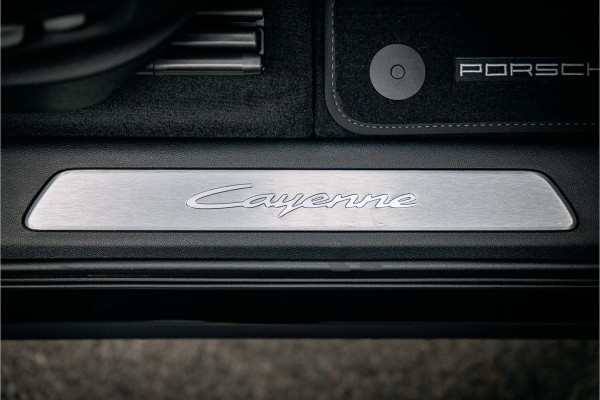 Porsche Cayenne Coupé 3.0 E-Hybrid Vol uitgevoerde Cayenne Coupe black on black