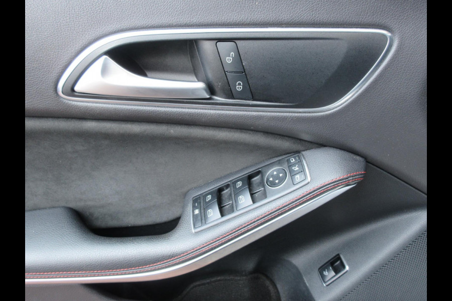Mercedes-Benz CLA-Klasse 180 AMG Leer Navi Camera Pano