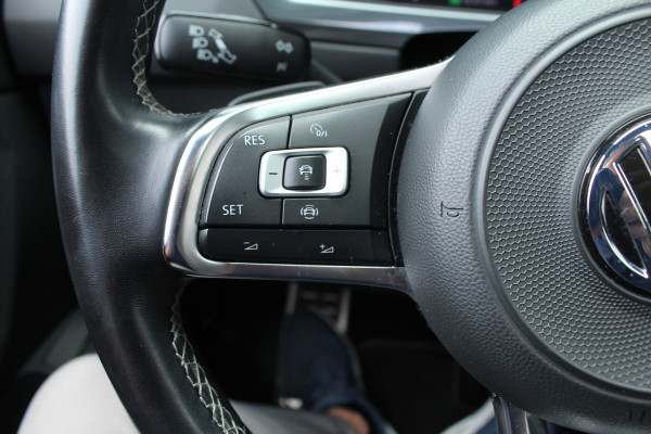 Volkswagen Tiguan 1.5 TSI 150pk ACT DSG7 R-Line NL-Auto NAP Panoramadak Clima Cruise Navi Leder Keyless Trekhaak 1300kg