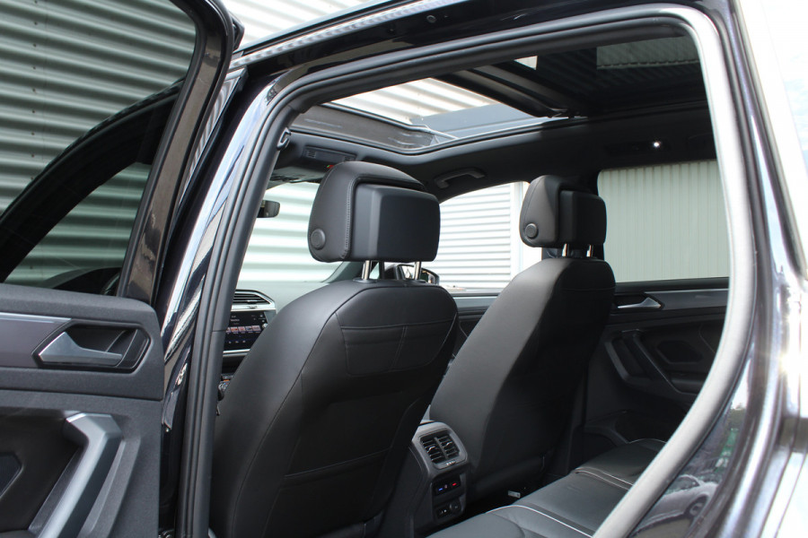 Volkswagen Tiguan 1.5 TSI 150pk ACT DSG7 R-Line NL-Auto NAP Panoramadak Clima Cruise Navi Leder Keyless Trekhaak 1300kg
