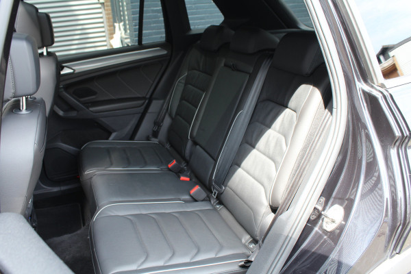 Volkswagen Tiguan 1.5 TSI 150pk ACT DSG7 R-Line NL-Auto NAP Panoramadak Clima Cruise Navi Leder Keyless Trekhaak 1300kg