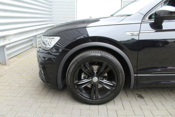 Volkswagen Tiguan 1.5 TSI 150pk ACT DSG7 R-Line NL-Auto NAP Panoramadak Clima Cruise Navi Leder Keyless Trekhaak 1300kg