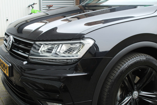 Volkswagen Tiguan 1.5 TSI 150pk ACT DSG7 R-Line NL-Auto NAP Panoramadak Clima Cruise Navi Leder Keyless Trekhaak 1300kg