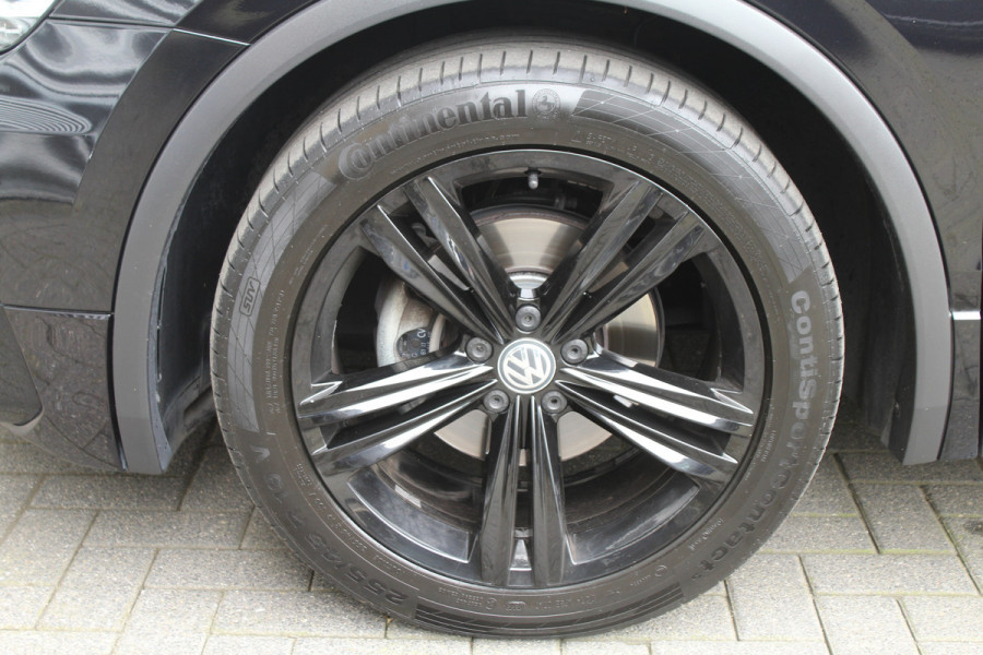 Volkswagen Tiguan 1.5 TSI 150pk ACT DSG7 R-Line NL-Auto NAP Panoramadak Clima Cruise Navi Leder Keyless Trekhaak 1300kg