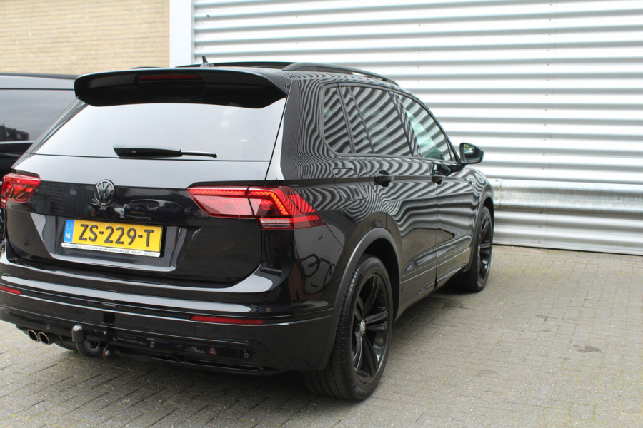 Volkswagen Tiguan 1.5 TSI 150pk ACT DSG7 R-Line NL-Auto NAP Panoramadak Clima Cruise Navi Leder Keyless Trekhaak 1300kg