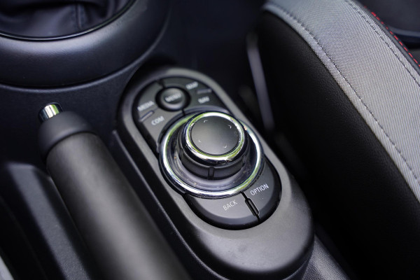MINI 2.0 John Cooper Works Essential GERESERVEERD