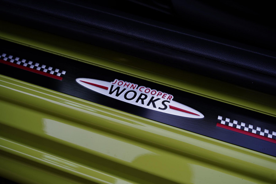 MINI 2.0 John Cooper Works Essential GERESERVEERD