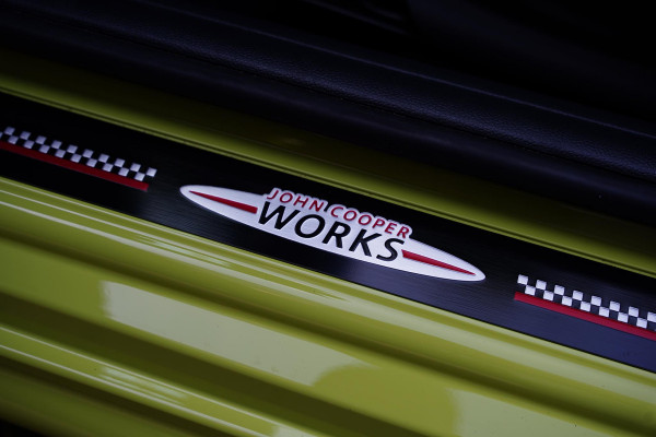 MINI 2.0 John Cooper Works Essential GERESERVEERD