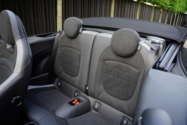 MINI 2.0 John Cooper Works Essential GERESERVEERD
