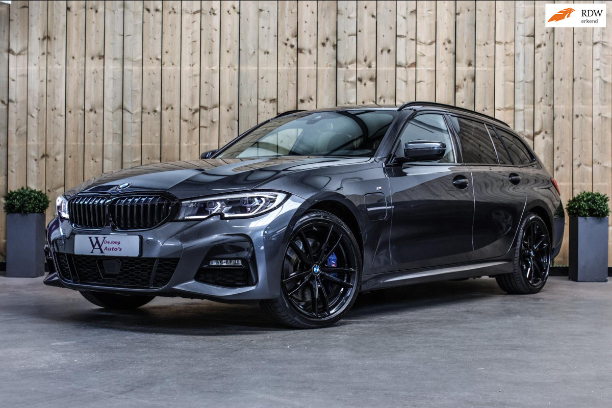 BMW 3 Serie Touring 330e M-Sport *Laser*Camera*Head-Up*Assistentiepakket* BMW 3 Serie Touring 330e M-Sport *Laser*Camera*Head-Up*Assistentiepakket*