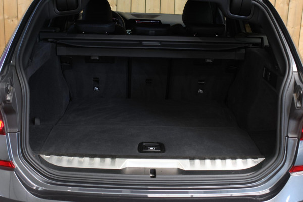 BMW 3 Serie Touring 330e M-Sport *Laser*Camera*Head-Up*Assistentiepakket*