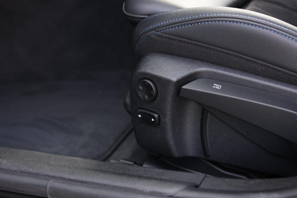 BMW 3 Serie Touring 330e M-Sport *Laser*Camera*Head-Up*Assistentiepakket*