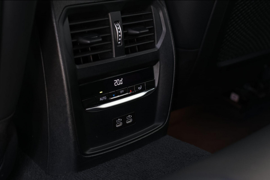 BMW 3 Serie Touring 330e M-Sport *Laser*Camera*Head-Up*Assistentiepakket*