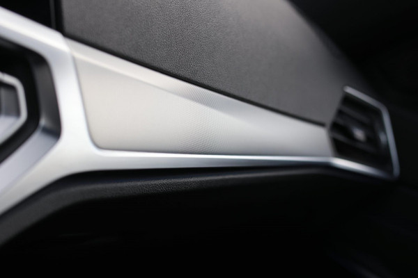 BMW 3 Serie Touring 330e M-Sport *Laser*Camera*Head-Up*Assistentiepakket*