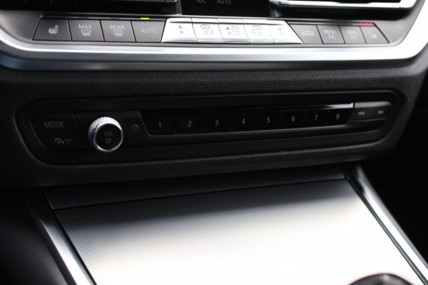 BMW 3 Serie Touring 330e M-Sport *Laser*Camera*Head-Up*Assistentiepakket*