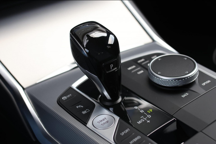 BMW 3 Serie Touring 330e M-Sport *Laser*Camera*Head-Up*Assistentiepakket*