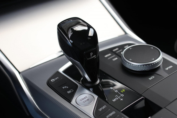 BMW 3 Serie Touring 330e M-Sport *Laser*Camera*Head-Up*Assistentiepakket*