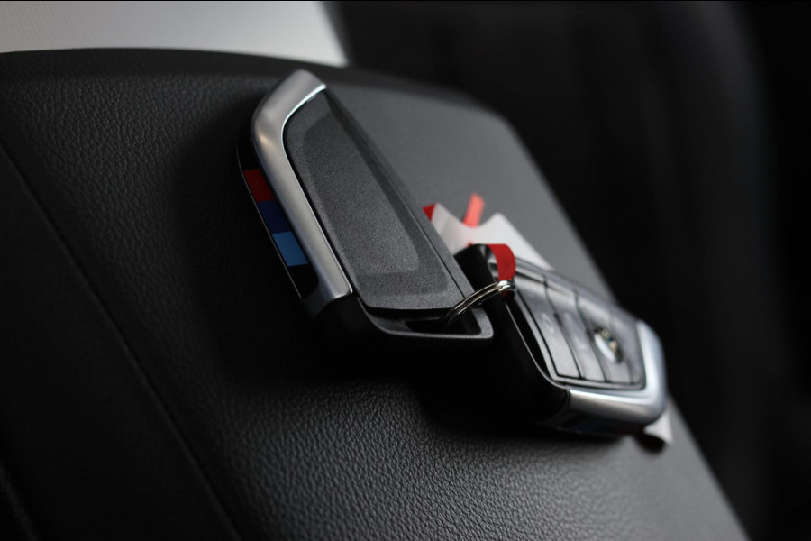 BMW 3 Serie Touring 330e M-Sport *Laser*Camera*Head-Up*Assistentiepakket*
