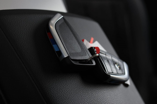 BMW 3 Serie Touring 330e M-Sport *Laser*Camera*Head-Up*Assistentiepakket*