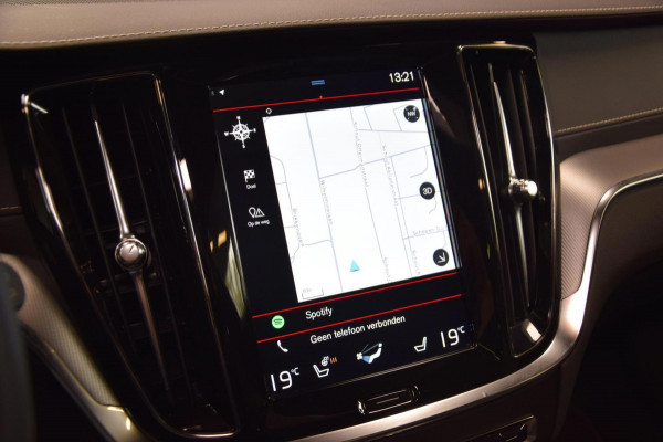 Volvo V60 2.0 T6 Recharge AWD R-Design Navi|Panoramadak|Dealer onderhouden|342pk!!|ACC|Stuurverwarming