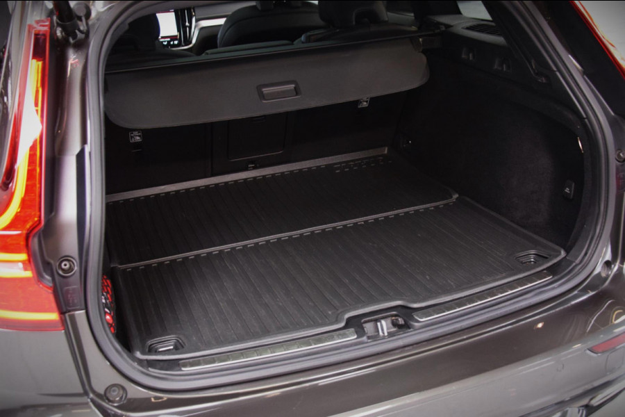 Volvo V60 2.0 T6 Recharge AWD R-Design Navi|Panoramadak|Dealer onderhouden|342pk!!|ACC|Stuurverwarming