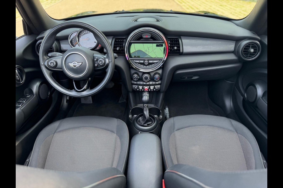 MINI Cabrio 1.5 AUTOMAAT Cooper Business, achteruitrijcamera, Nederlandse auto met nationale auto pas