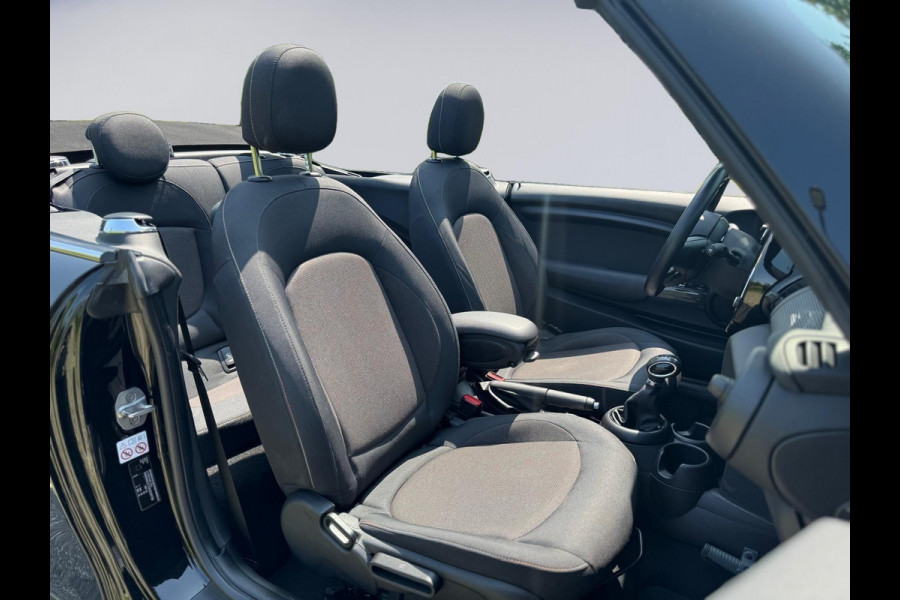 MINI Cabrio 1.5 AUTOMAAT Cooper Business, achteruitrijcamera, Nederlandse auto met nationale auto pas